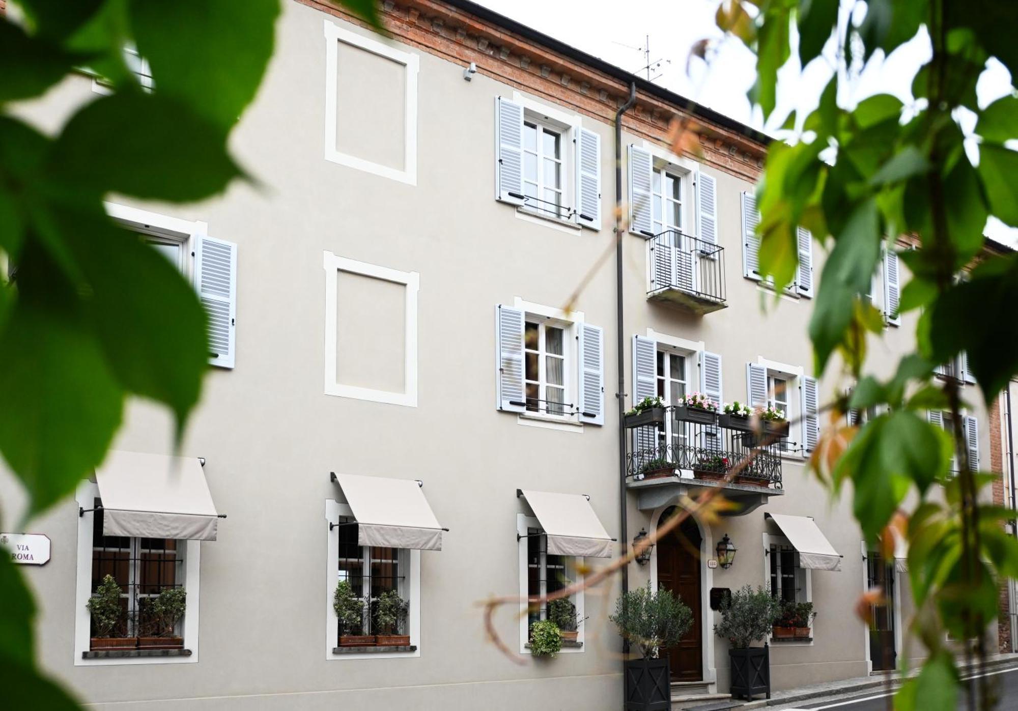 Corte Gondina Boutique Hotel La Morra Exteriér fotografie