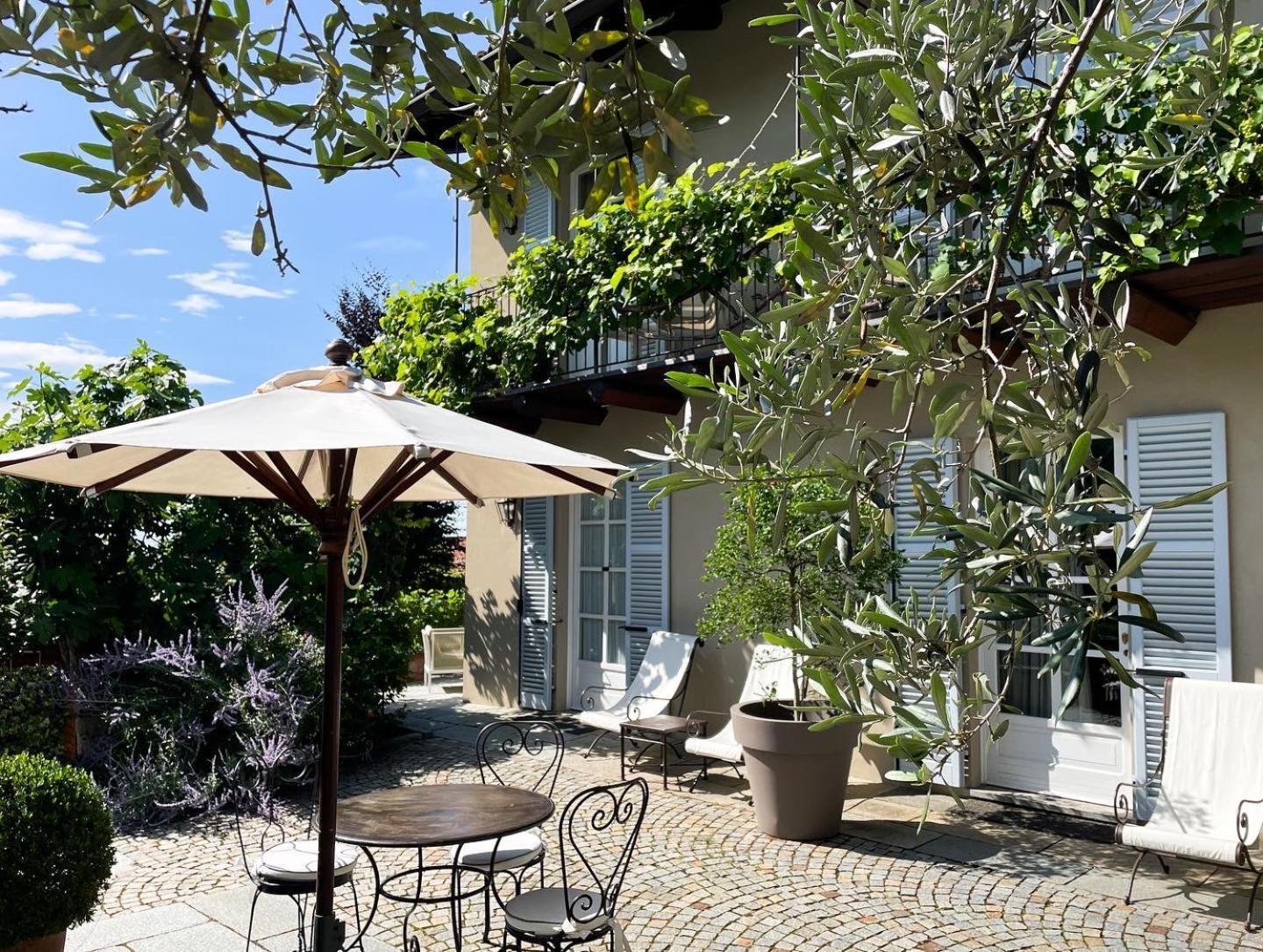 Corte Gondina Boutique Hotel La Morra Exteriér fotografie
